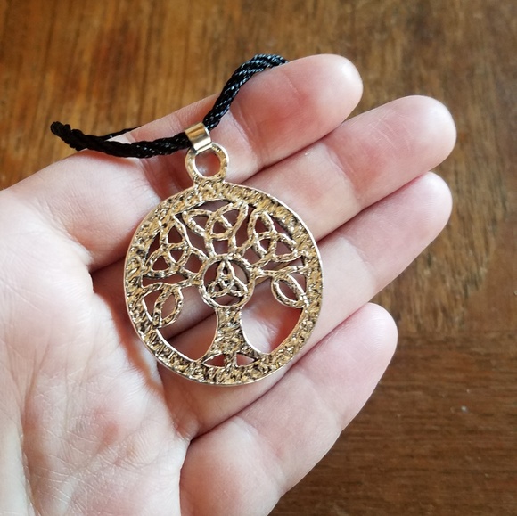 NWOT Celtic Tree of Life Necklace - Picture 7 of 7